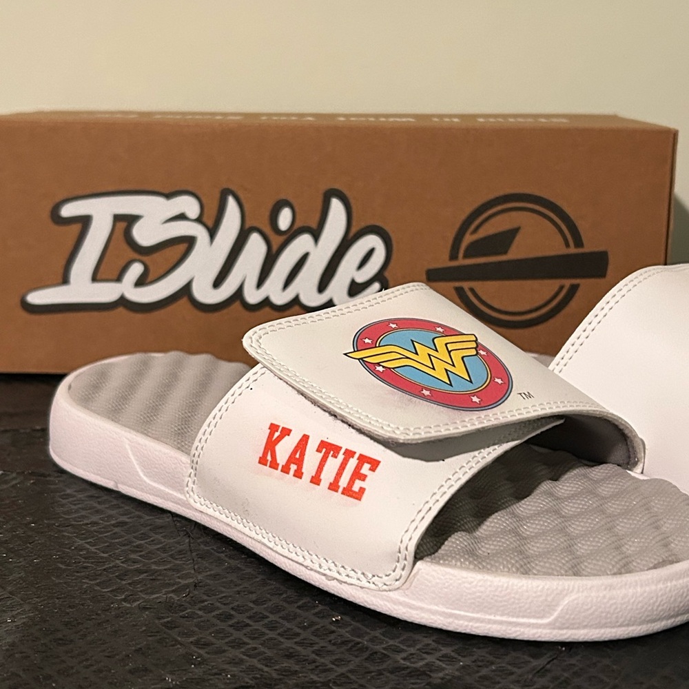 Women’s Wonder Woman White Slides